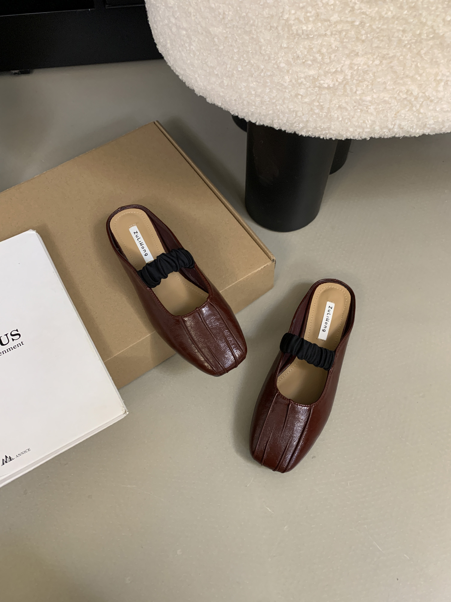2025 Spring Summer New Square Toe Pleated Shallow Mouth Half Slippers Women's Outer Wear Chunky Heel Soft Leather Mules - Image 3
